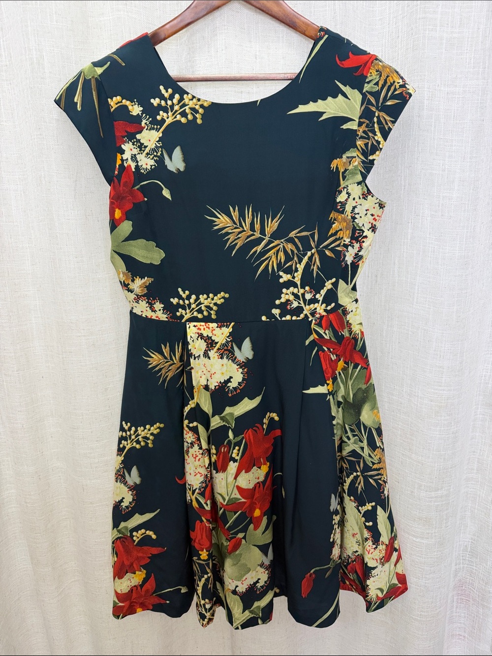 Ted Baker London Silk Floral Fit & Flare Dress Size 4 Excellent Condition